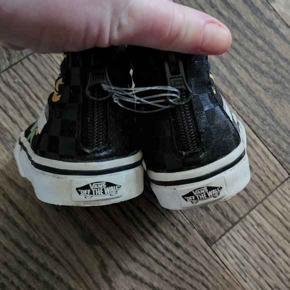 Brand New pair of Vans toddler size 7 shoes - Picture 8 of 12